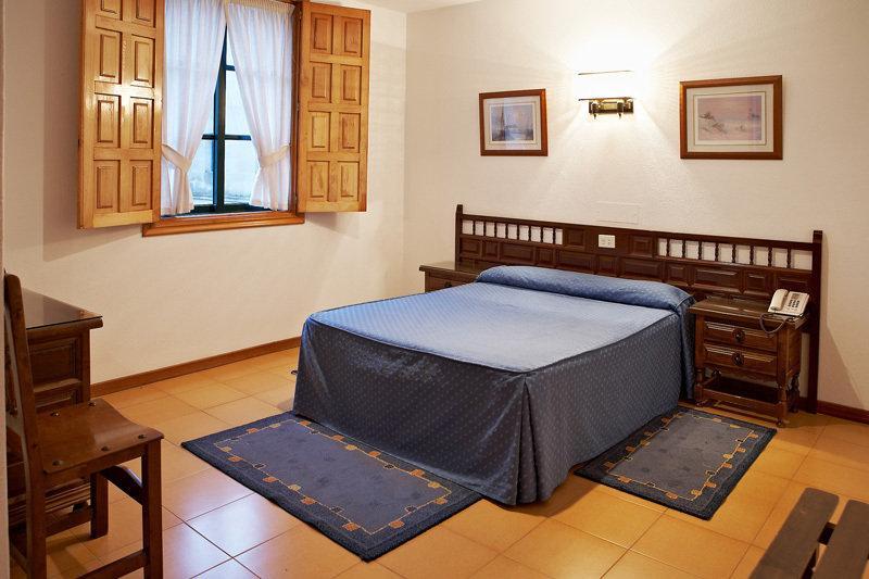 Hospederia Monasterio De Poio Hotel Exterior photo